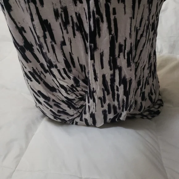 Forever 21 Cinched Short Sleeve  Blouse - Picture 2 of 3